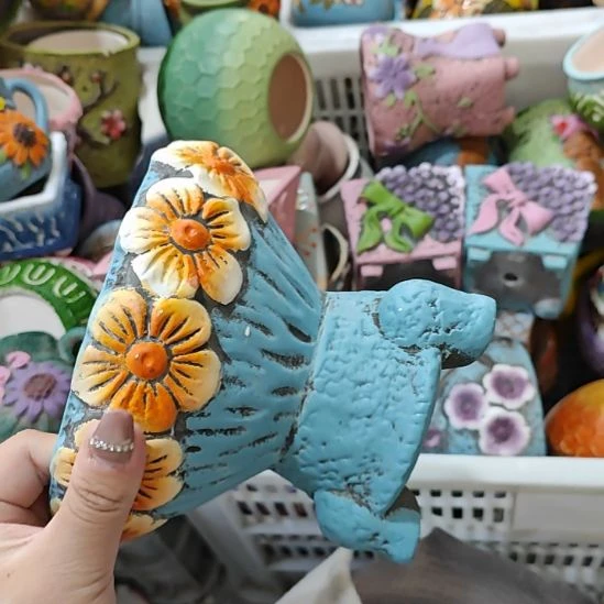 当场凑满15发货，不凑不发，花盆盆口不方不圆有针孔黑点矿点是正常