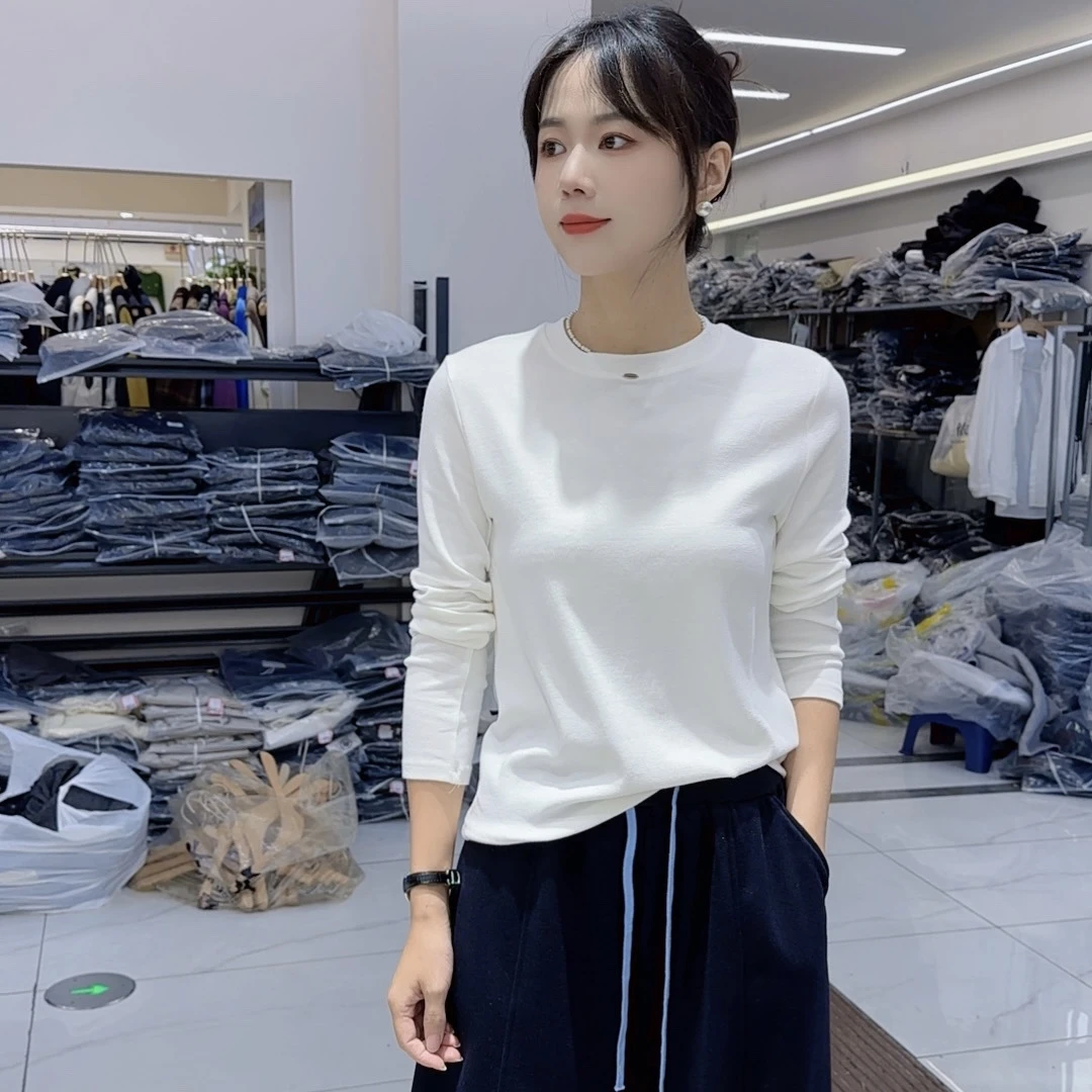 圆领长袖铁片装饰打底衫女2025秋冬新款T恤女装韩版显瘦舒适内搭