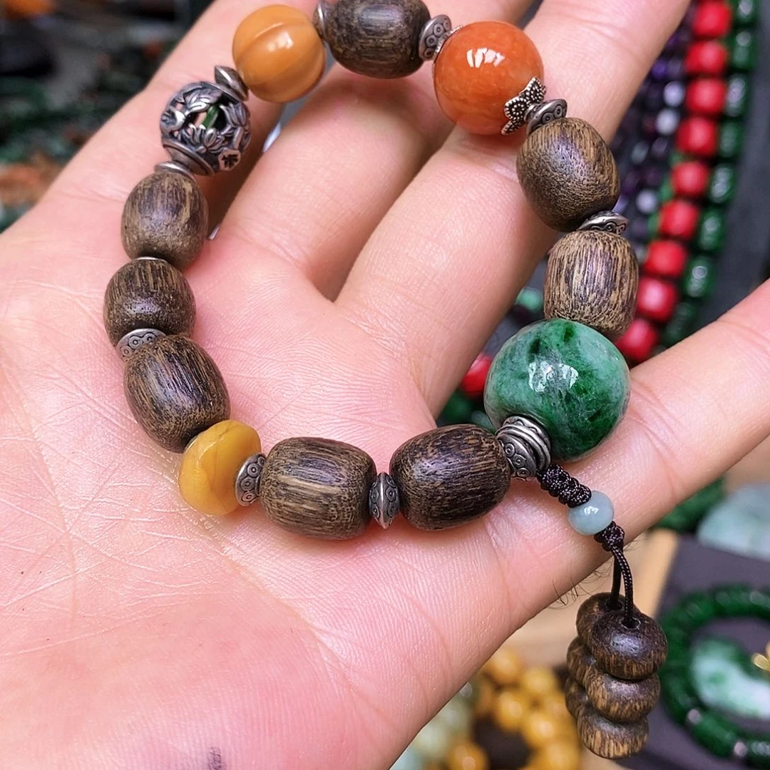 未镶嵌手链翡翠漂亮美眉