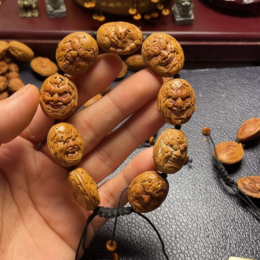 大桃核雕刻瑕疵恶僧