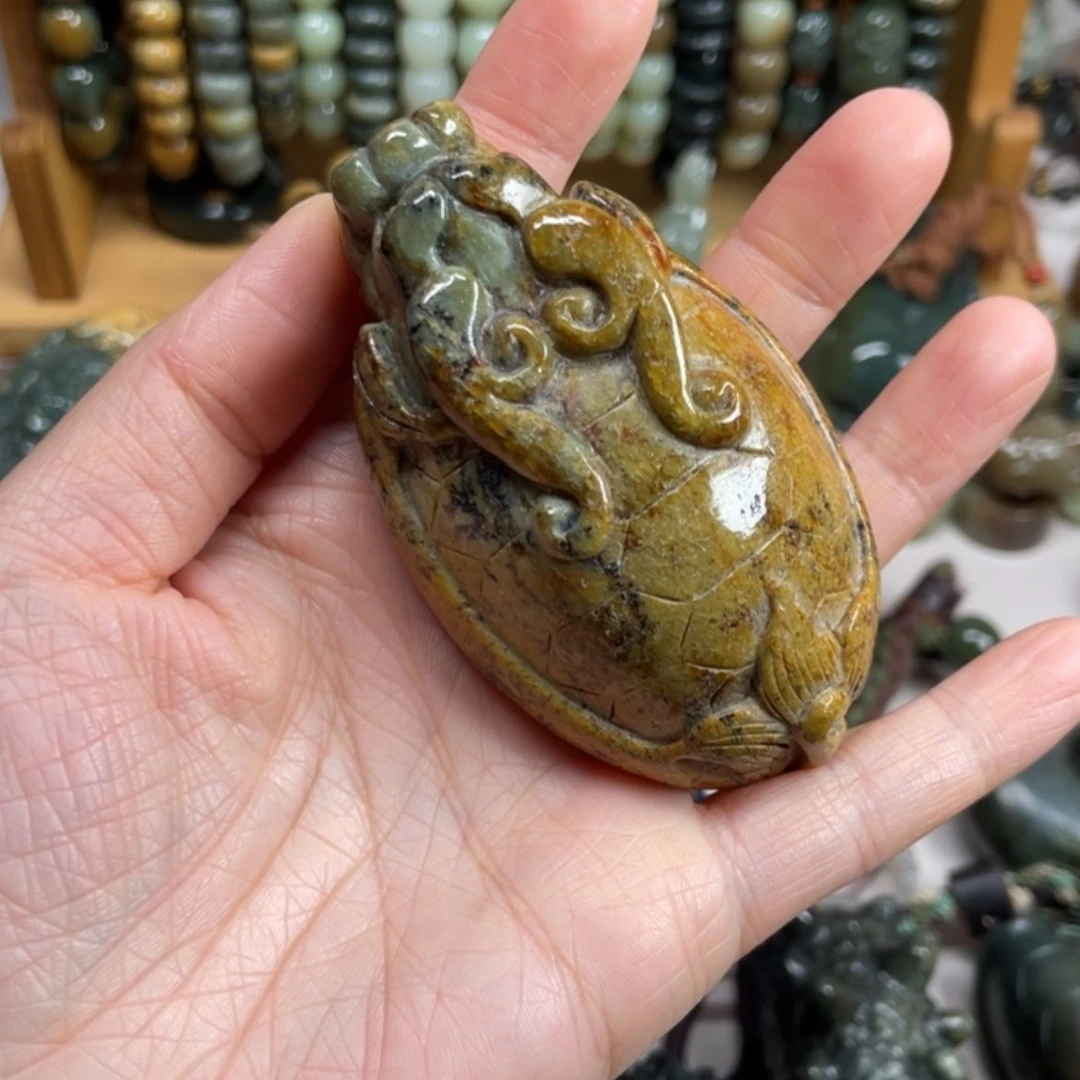 【闪购商品】未镶嵌岫岩河磨玉（透闪石质玉）把件