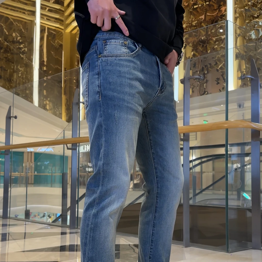 2025春夏新款经典简约男士蓝色洗水牛仔裤 百搭休闲修身小脚裤