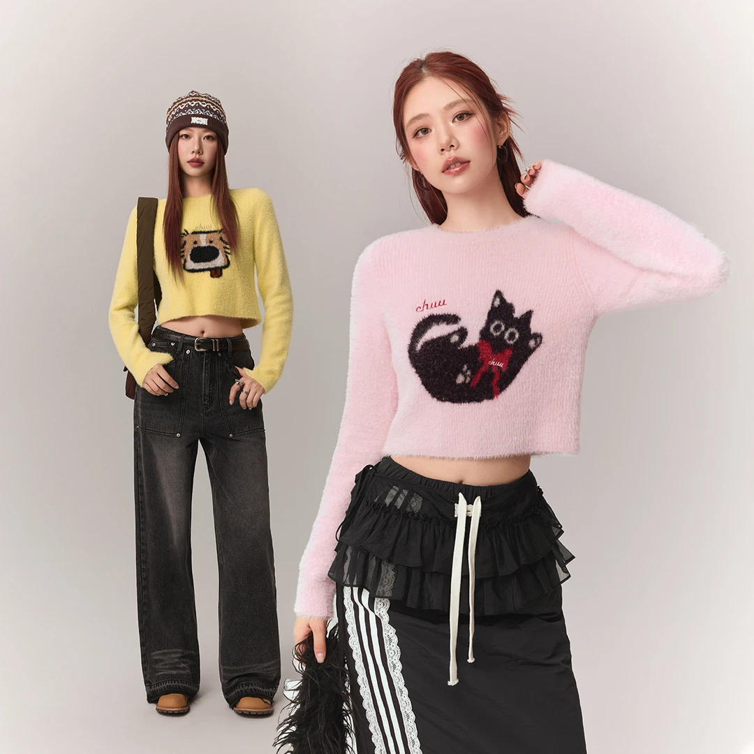 CHUU秋季女装通熊猫字母刺绣新品圆领毛绒修身百搭针织衫