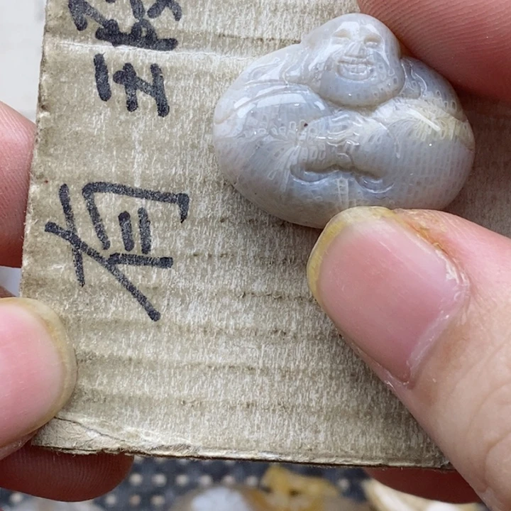 颈饰未镶嵌硅化珊瑚（珊瑚玉）灯**珊小