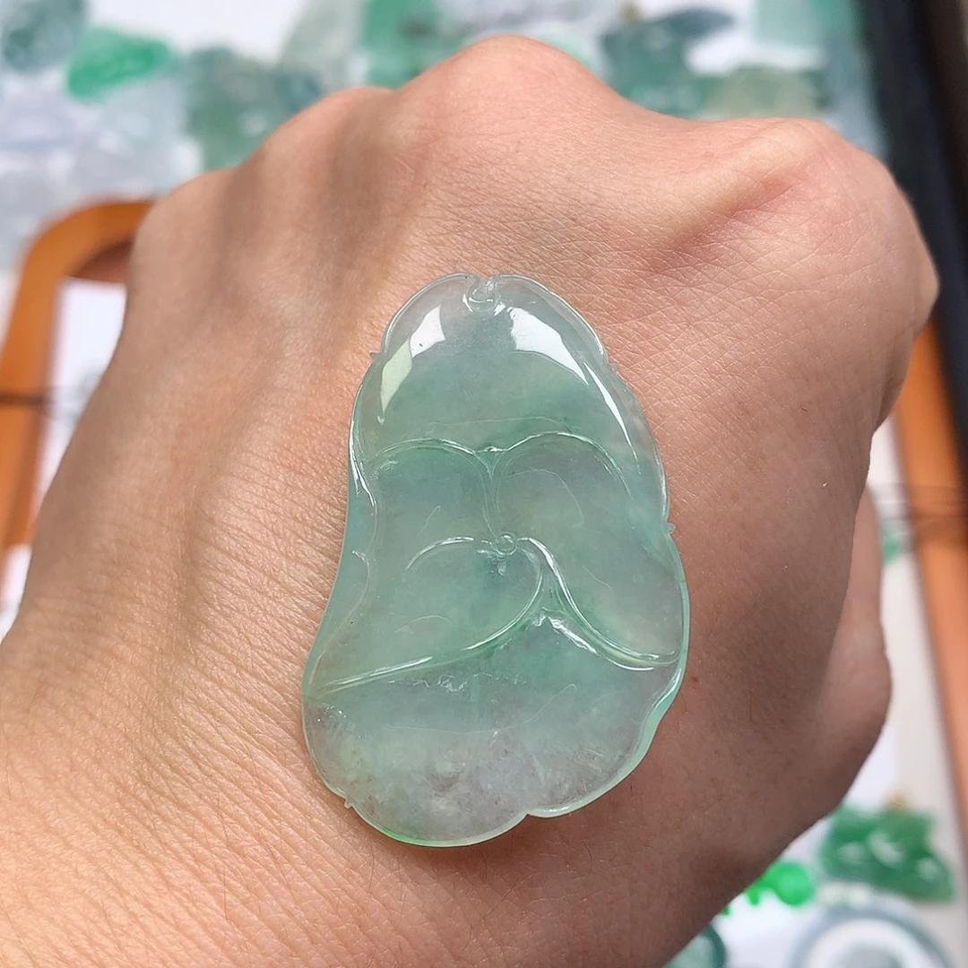 翡翠未镶嵌颈饰天然缅甸A货翡翠冰种荷叶