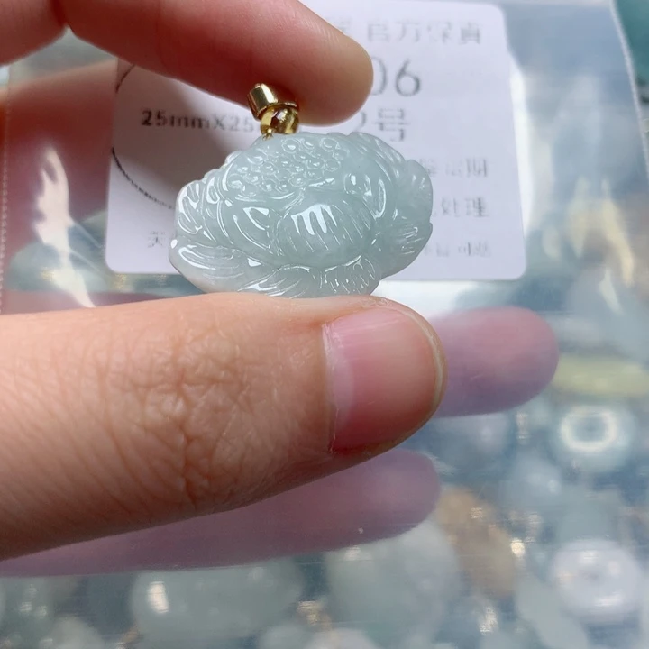 翡翠未镶嵌颈饰翡翠