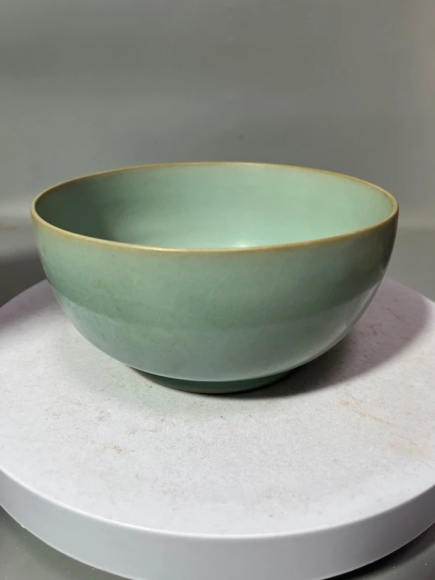 旧藏精美开片汝瓷碗