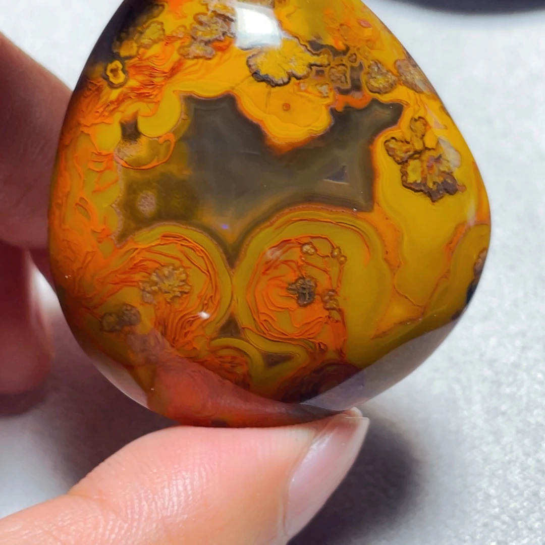 雪***步玛瑙/玉髓玛瑙未镶嵌