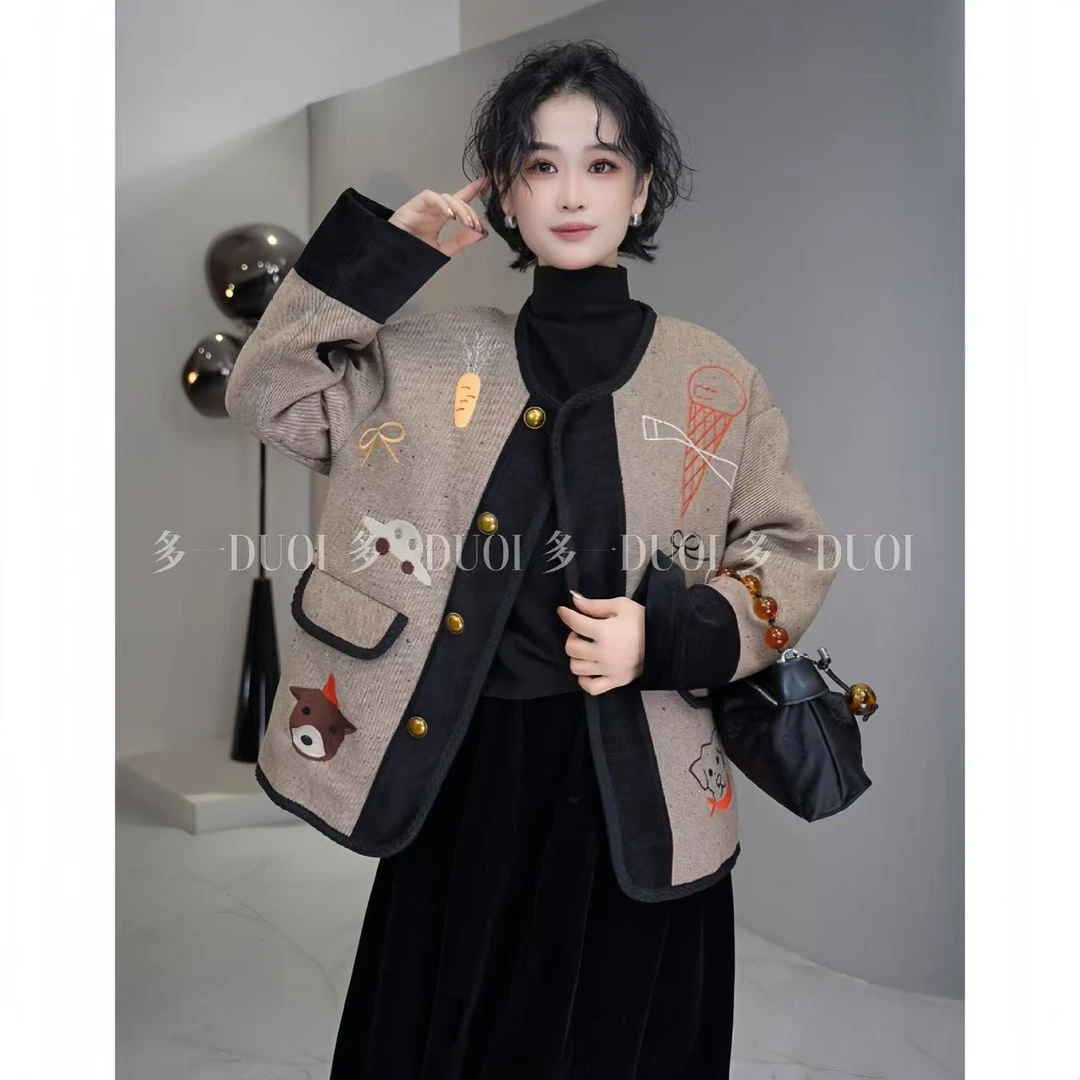 多一“童趣涂鸦”2024冬季休闲减龄刺绣卡通涂鸦撞色袖口保暖羽绒服