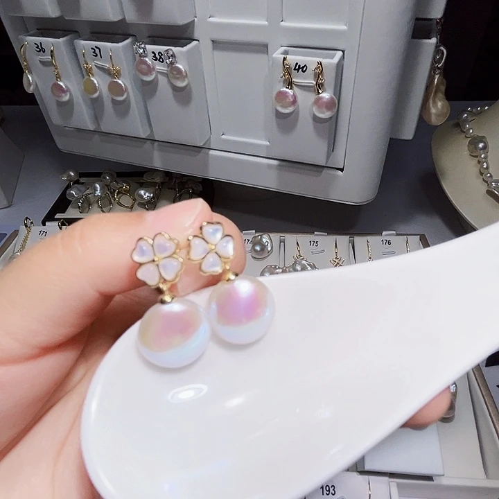 淡水珍珠耳饰银S925镶嵌小**?