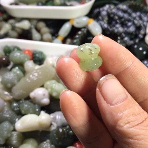 未镶嵌和田玉手机链敏*