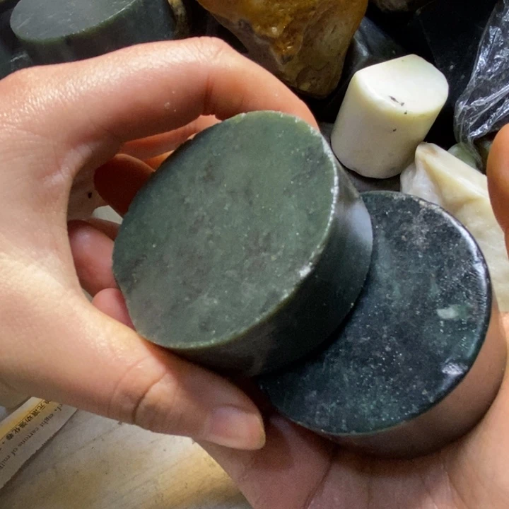 透闪石质玉未镶嵌珠宝半成品
