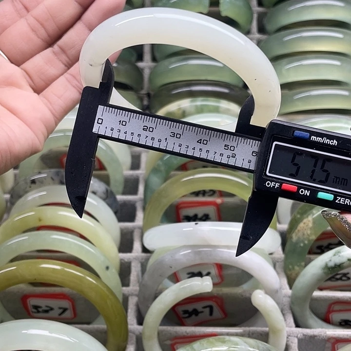 蛇纹石玉未镶嵌手镯358