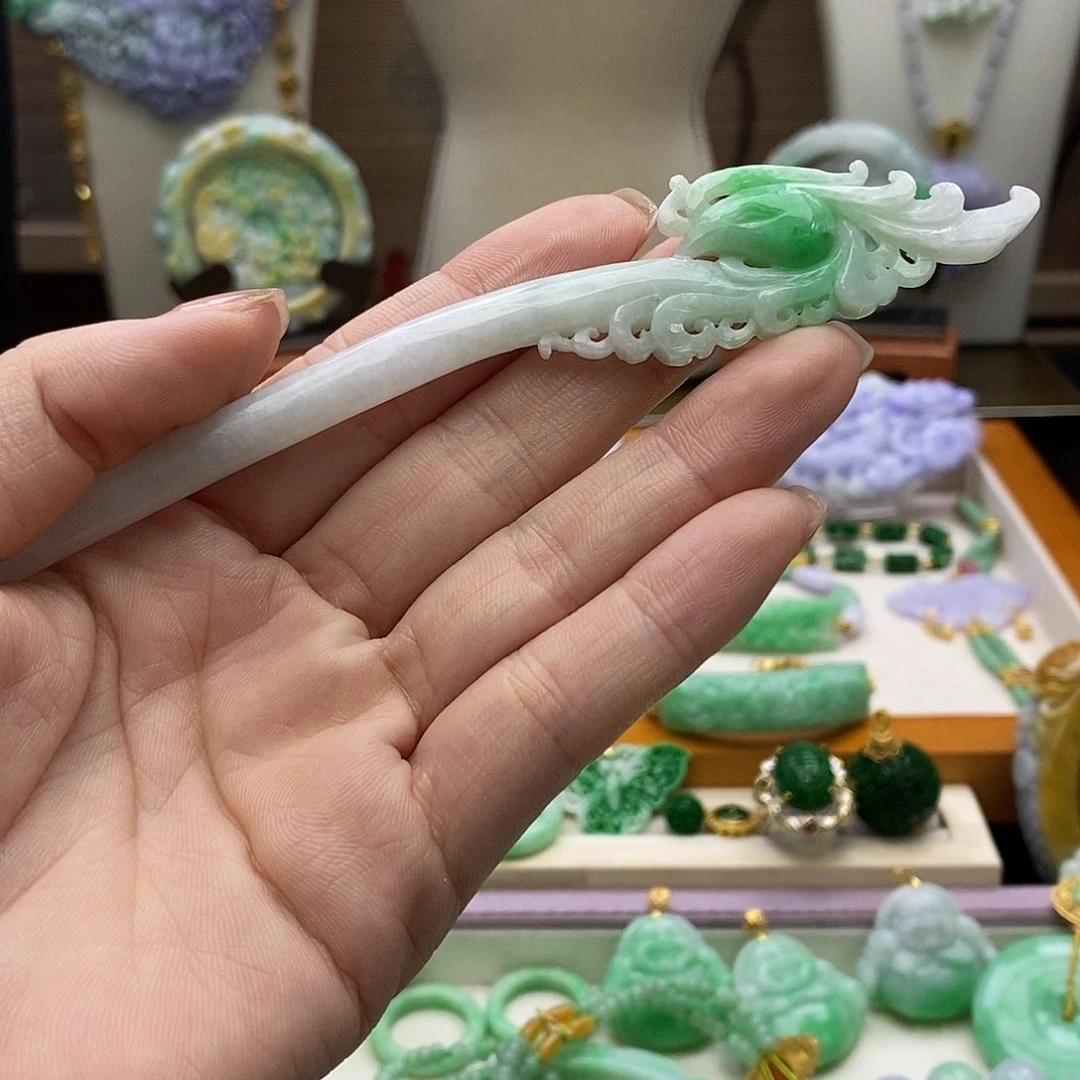 颈饰未镶嵌翡翠天然