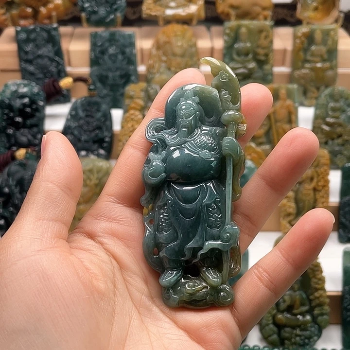 翡翠颈饰未镶嵌天然翡翠A货关公