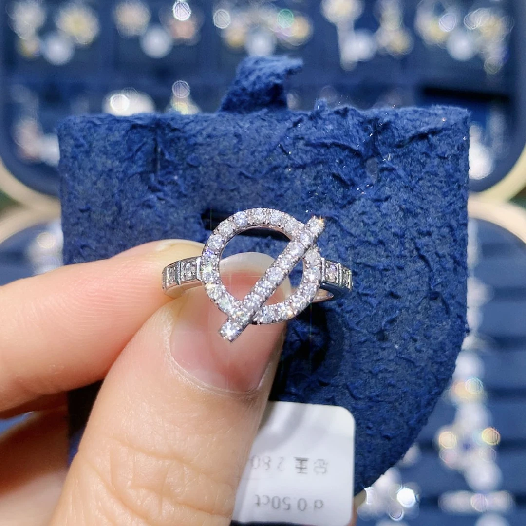 【闪购商品】18K金镶嵌戒托钻石猪鼻子戒指大版