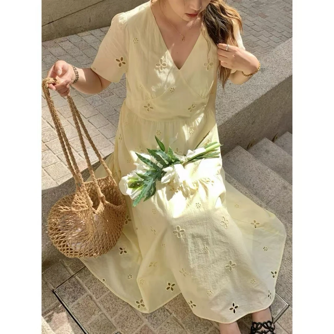 【现货秒发-NAZ依依微胖大码定制】夏季法式镂空绣花显瘦V领连衣裙