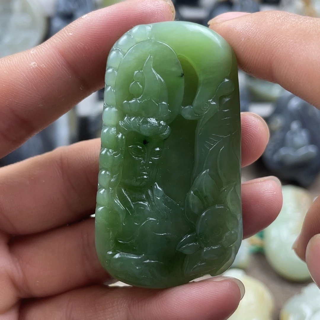 和田玉未镶嵌把件