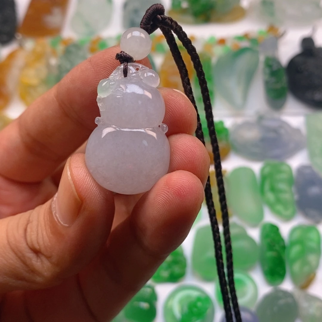 小***白未镶嵌定制翡翠葫芦