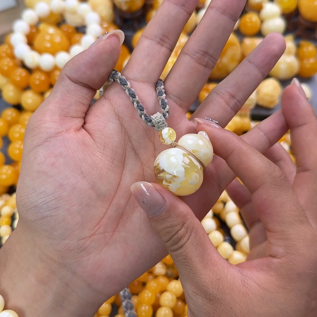 蜜蜡未镶嵌珠宝奇石