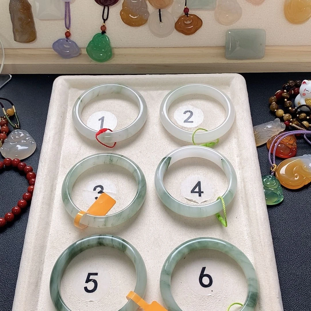 石英质玉未镶嵌手镯