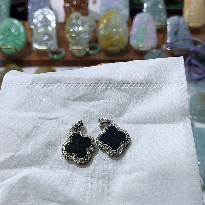 翡翠颈饰未镶嵌小*挂件