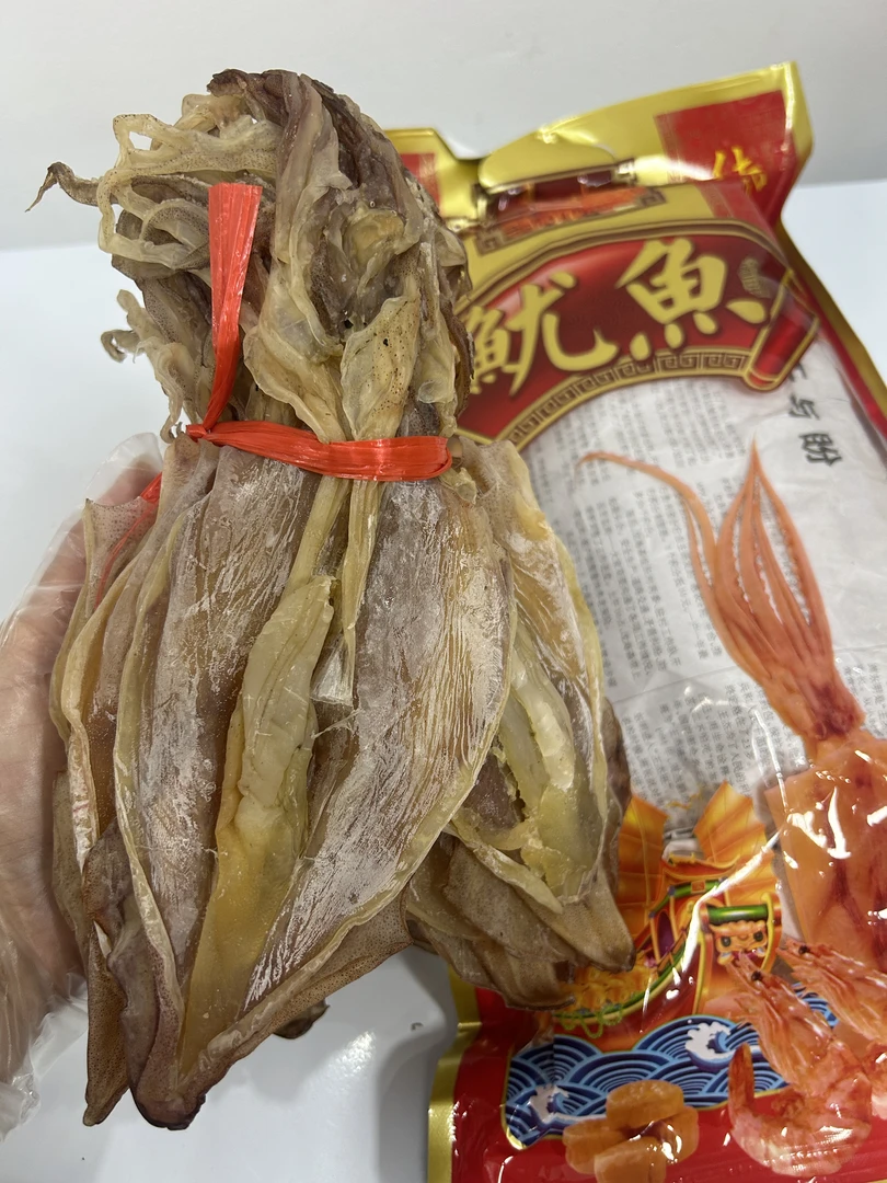 鱿鱼母炖汤汤汁鲜甜