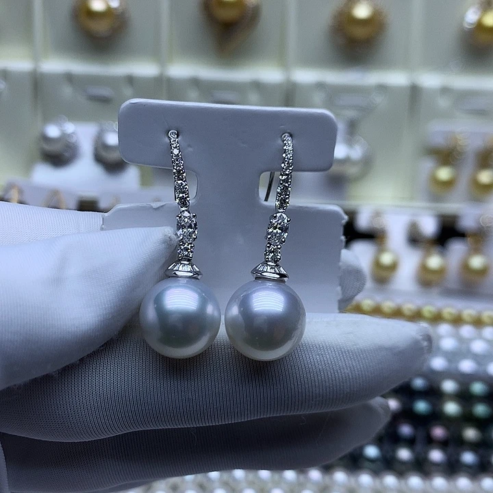 海水珍珠18K金镶嵌珠宝奇石