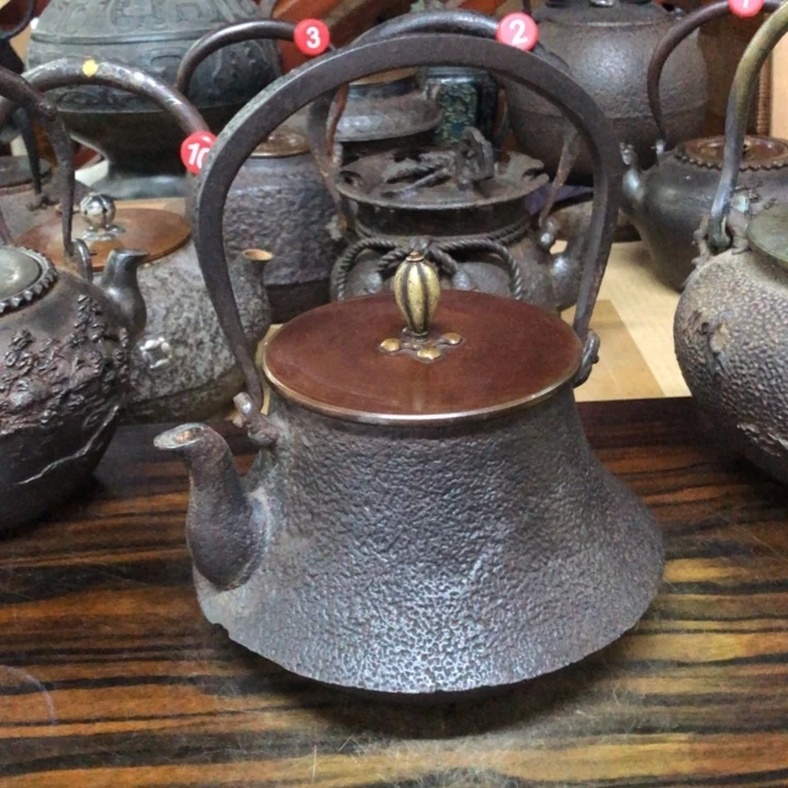 龙文堂造富士型壶