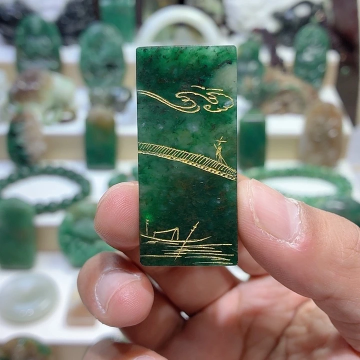 独山玉未镶嵌颈饰