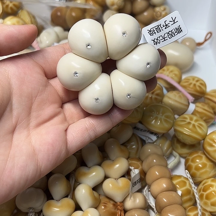 吊坠菩提根/象牙果K28 特价瑕疵款手捻不退不换 1 号