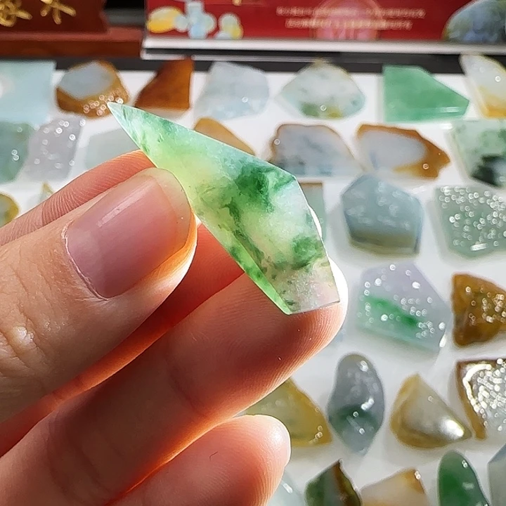 定制翡翠未镶嵌翡翠定制