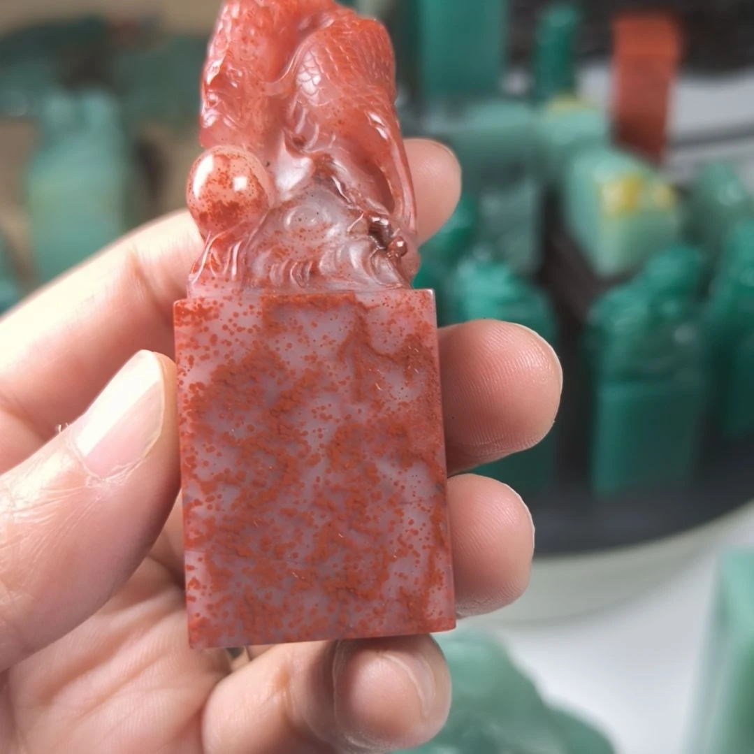 印石寿山石水洞桃花龙钮