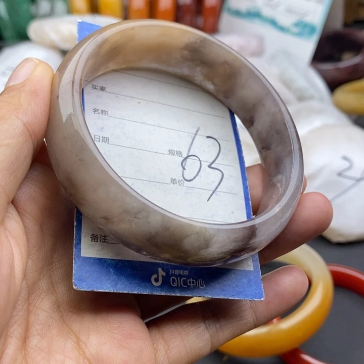 石英质玉未镶嵌手镯
