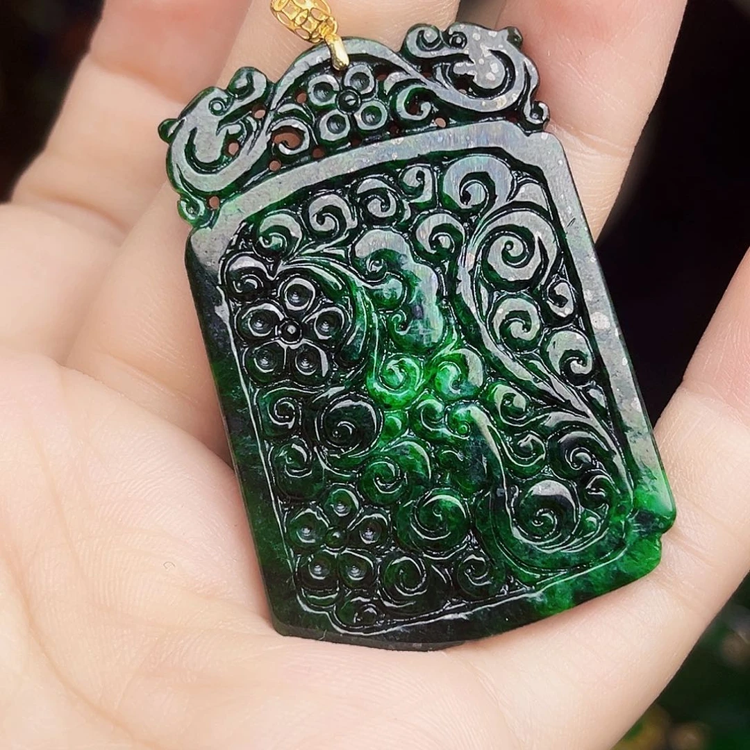 翡翠18K金镶嵌颈饰多样性