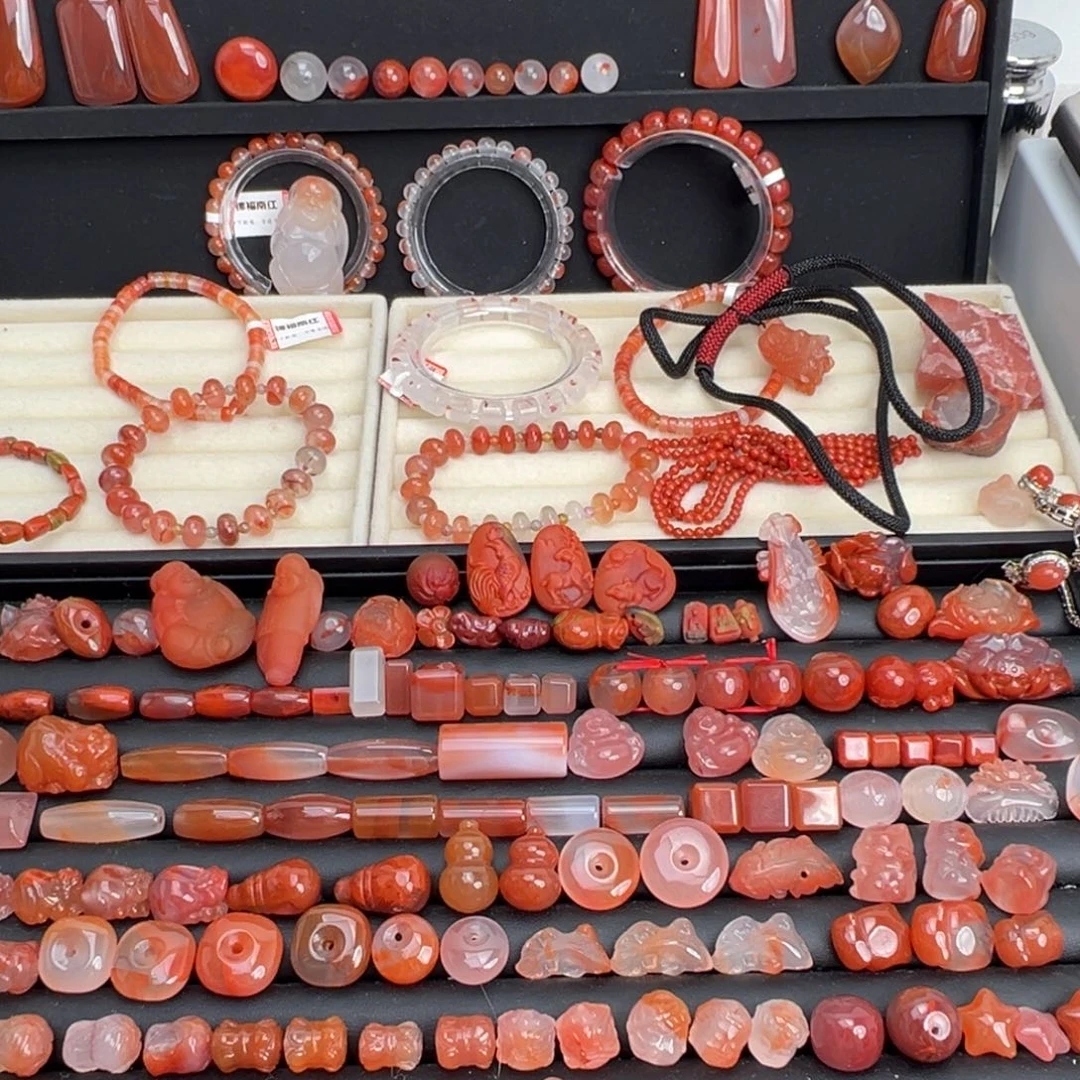 一***虎南红玛瑙未镶嵌颈饰存 13