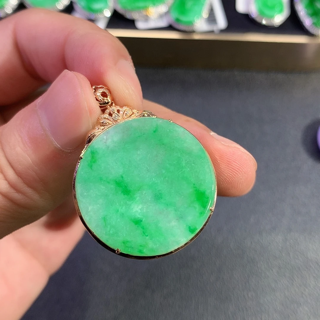 翡翠18K金镶嵌吊坠(赠链)