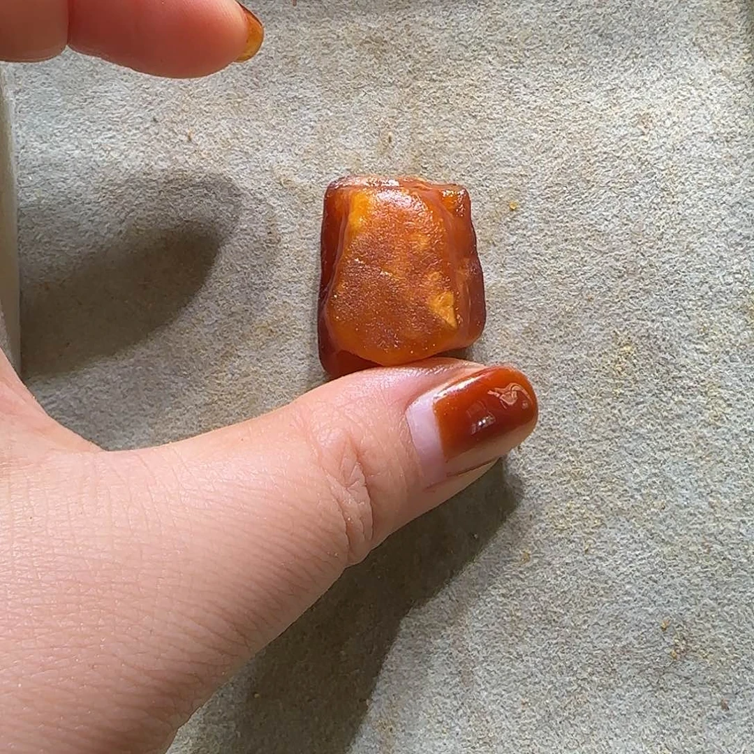 金****琥珀未镶嵌珠宝奇石