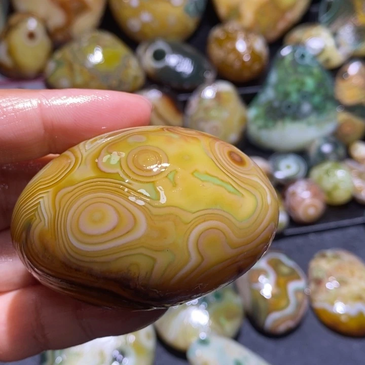 玛瑙/玉髓未镶嵌珠宝半成品133