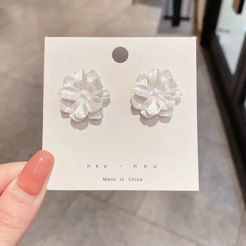 合金树脂耳饰 明星同款白色山茶花耳饰 气质法式 时尚百搭
