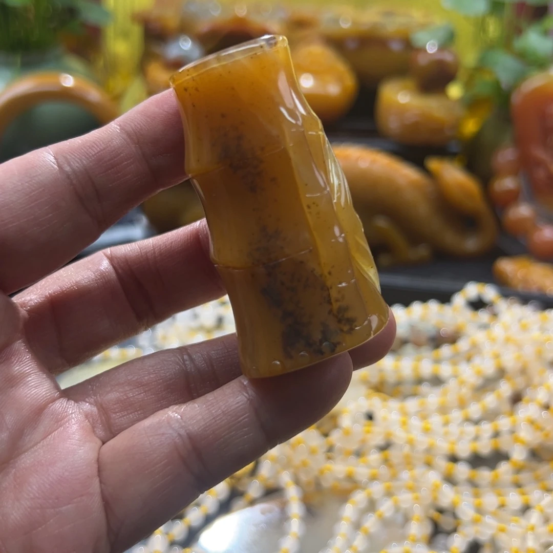 石英质玉未镶嵌颈饰