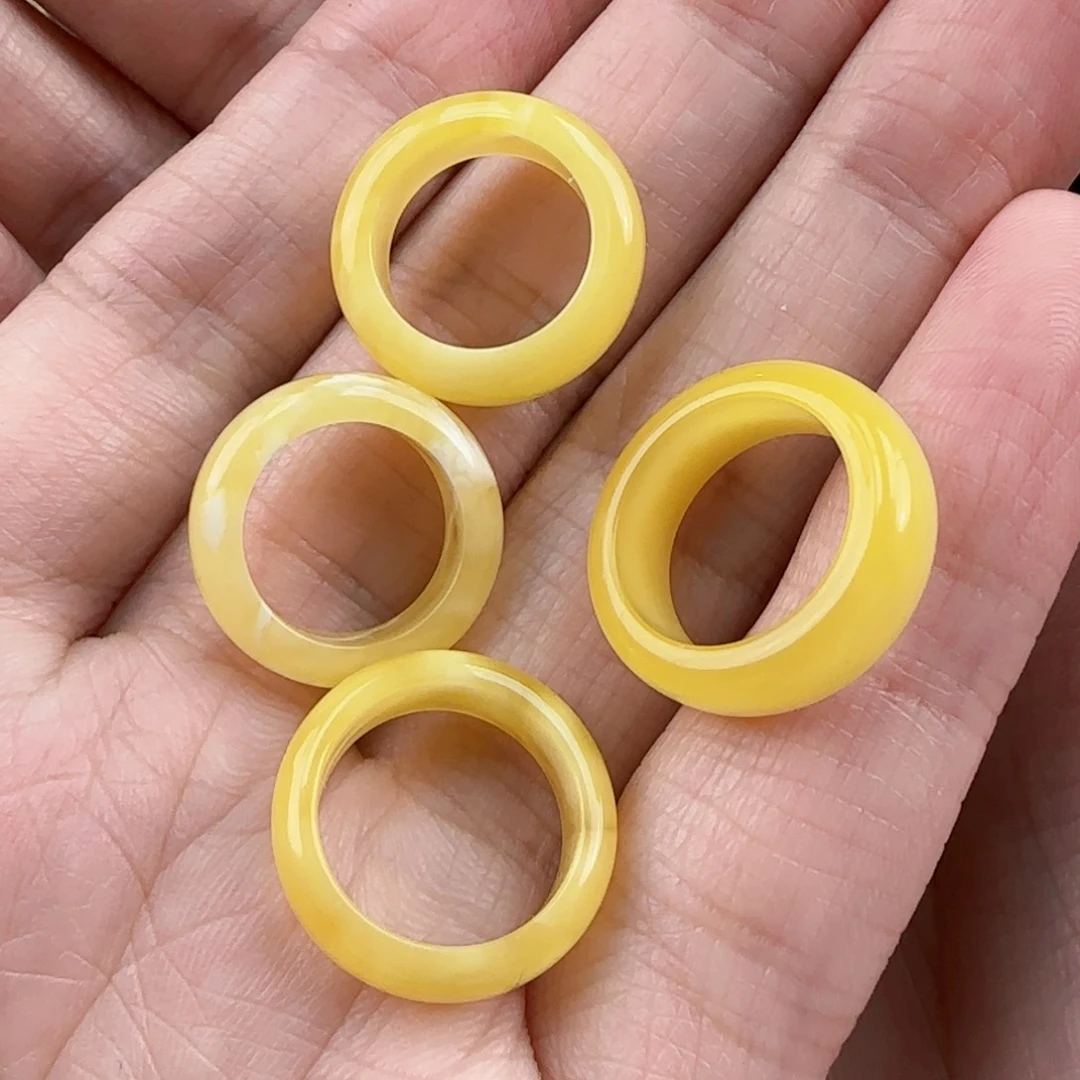 琥珀裸石未镶嵌多样性发其一