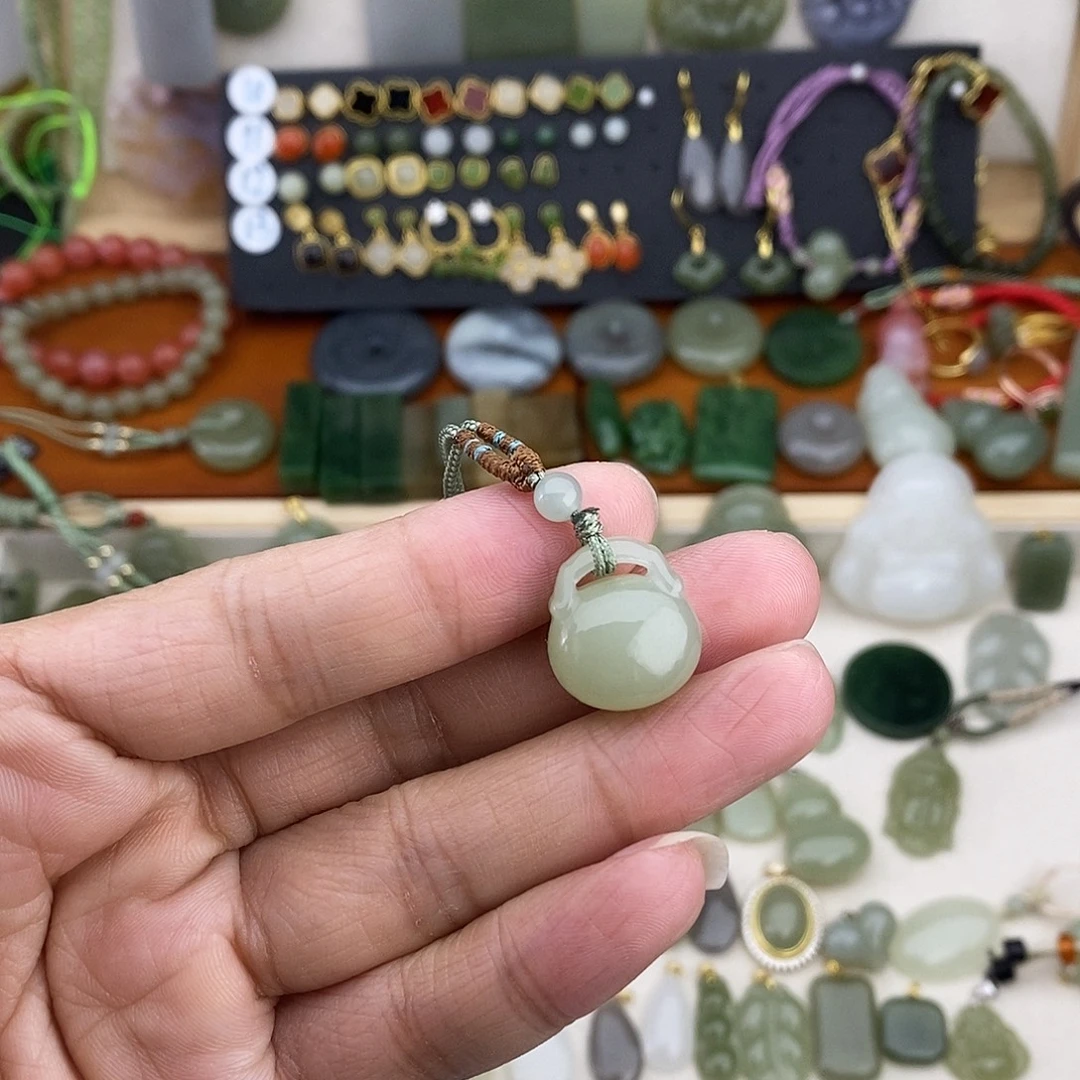 和田玉未镶嵌吊坠(不含链)