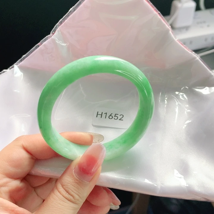 翡翠手镯未镶嵌03。