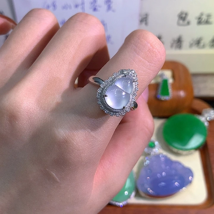 18K金镶嵌戒指翡翠