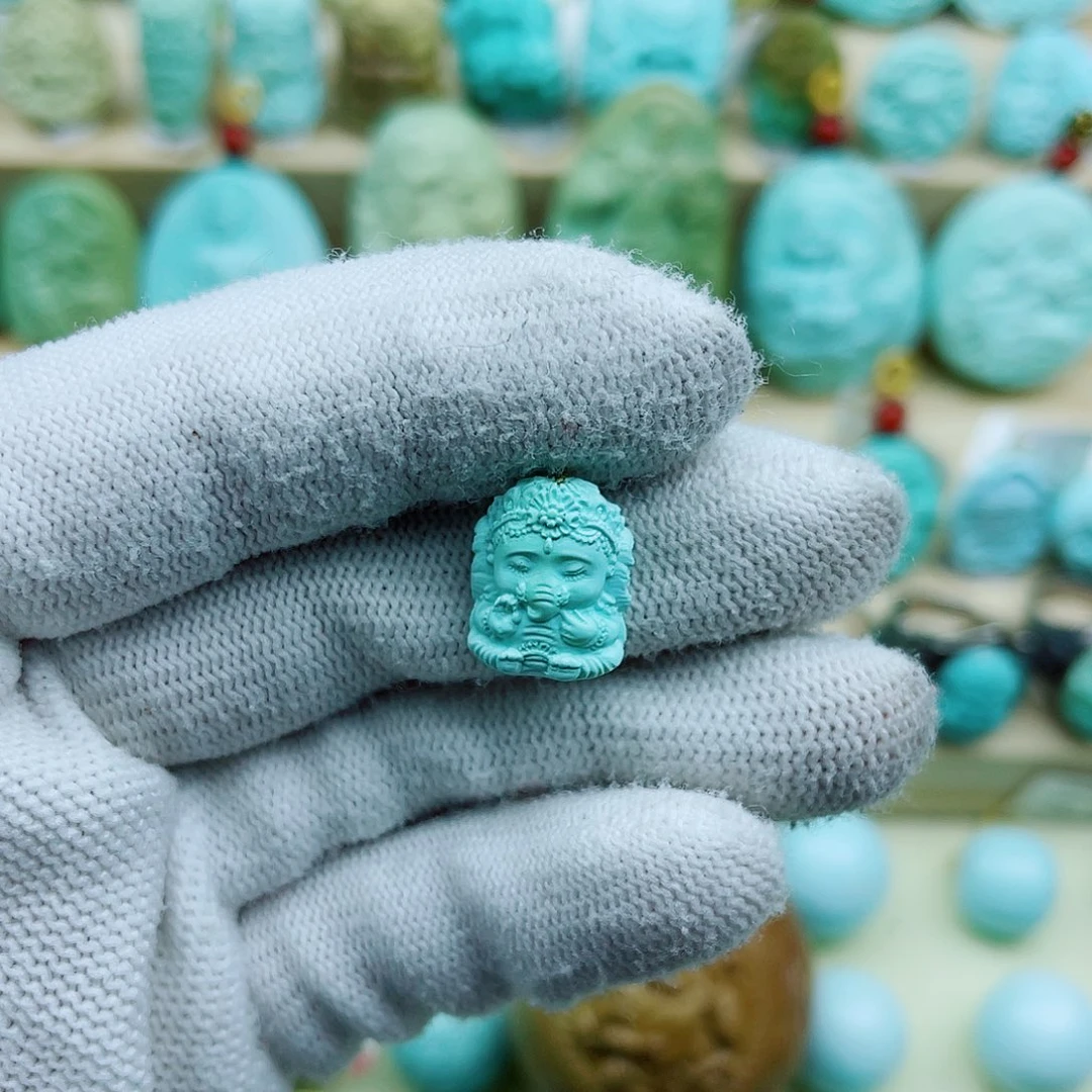 绿松石未镶嵌珠宝奇石