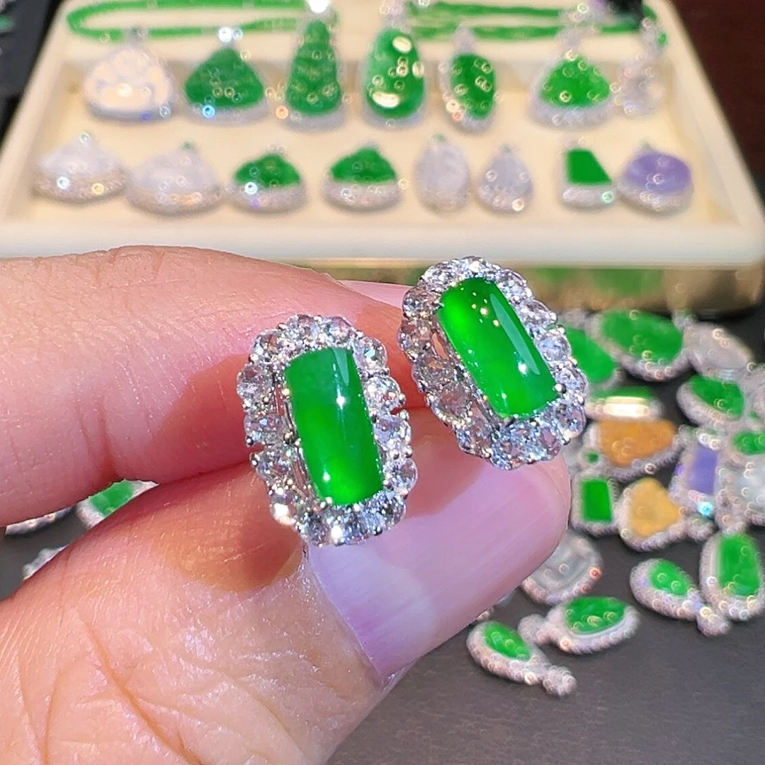 翡翠吊坠(不含链)18K金镶嵌翡翠