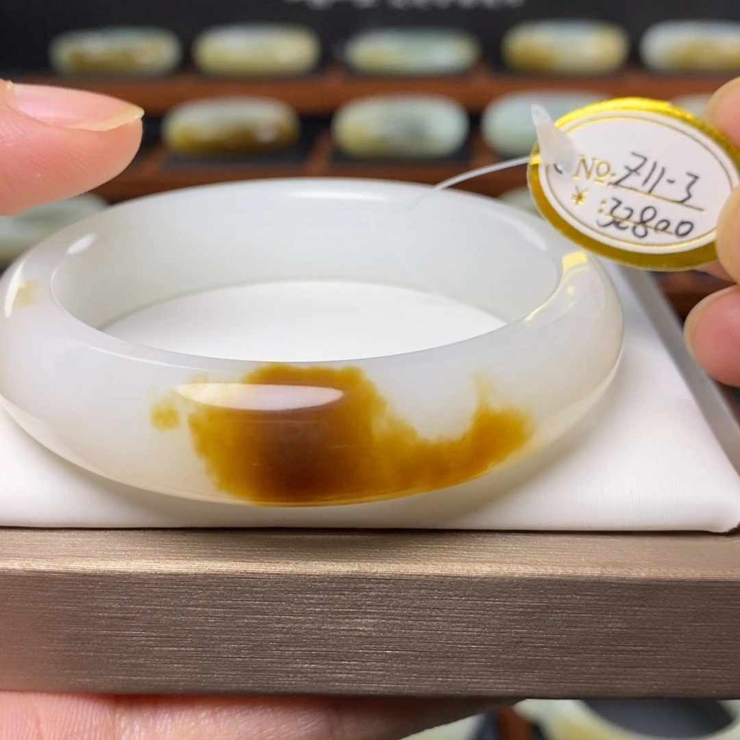 和田玉（糖玉）未镶嵌手镯
