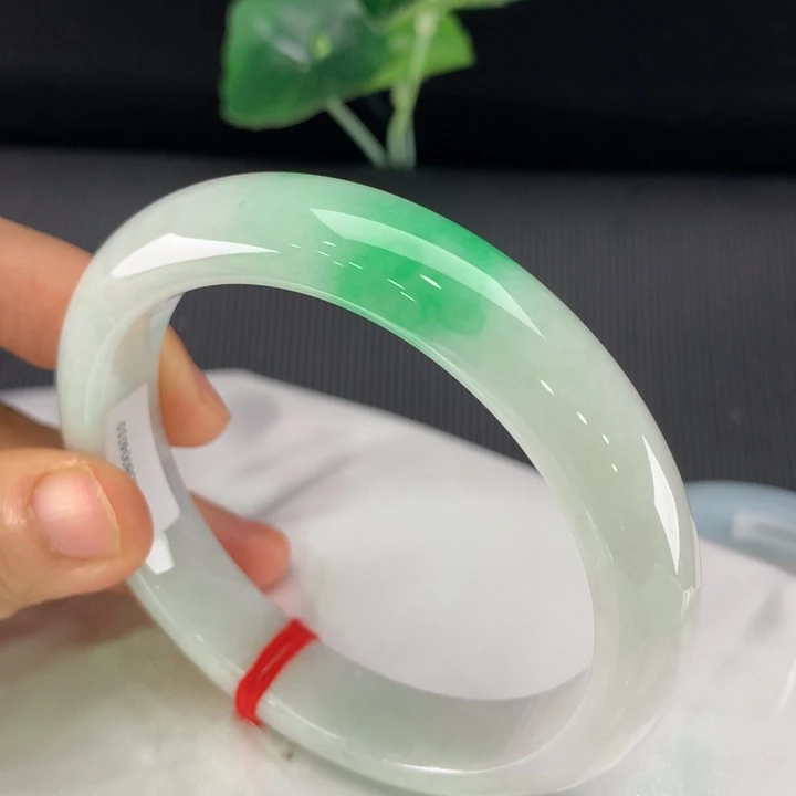 翡翠未镶嵌手镯正圈61