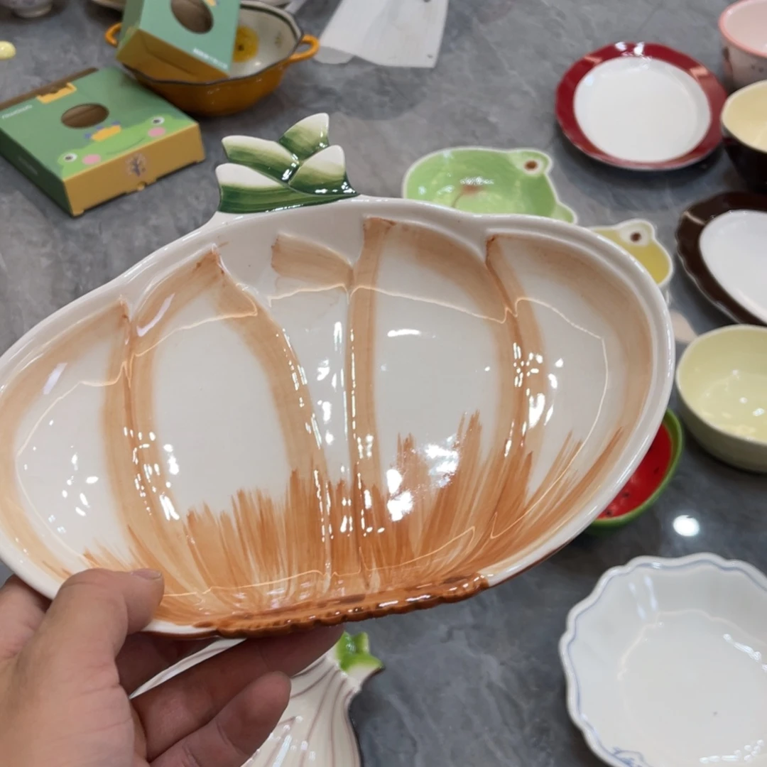 陶瓷微瑕餐具介意勿拍，满18飞！